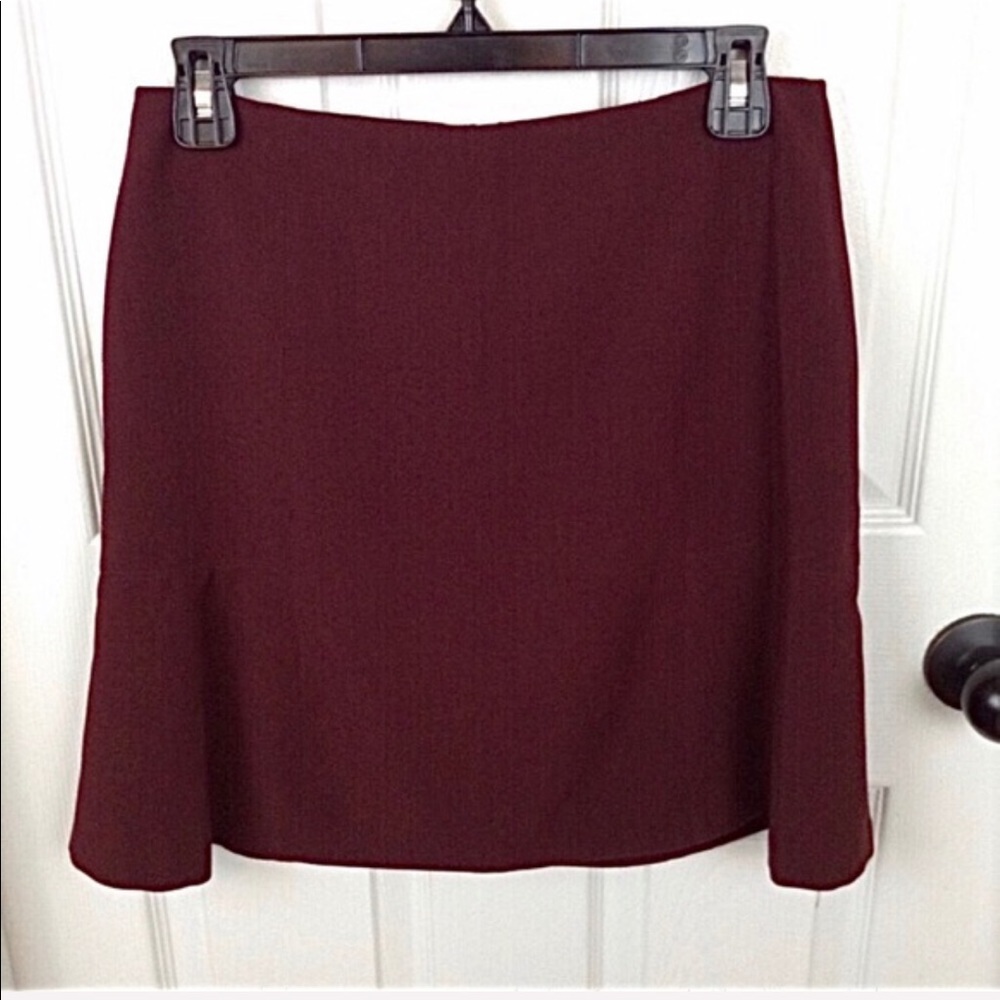 Tommy Hilfiger dark burgundy back zip lined skirt